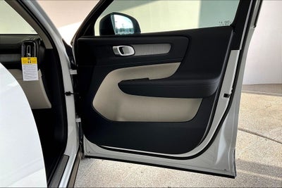 2026 Volvo XC40 B5 Plus