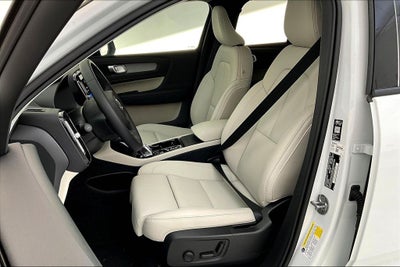 2026 Volvo XC40 B5 Plus