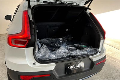 2026 Volvo XC40 B5 Plus