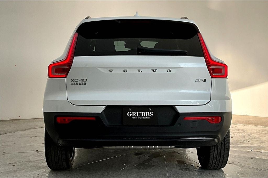 2026 Volvo XC40 B5 Plus