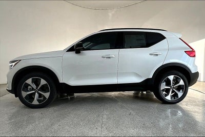 2026 Volvo XC40 B5 Plus