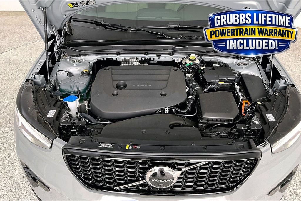 2026 Volvo XC40 B5 Plus