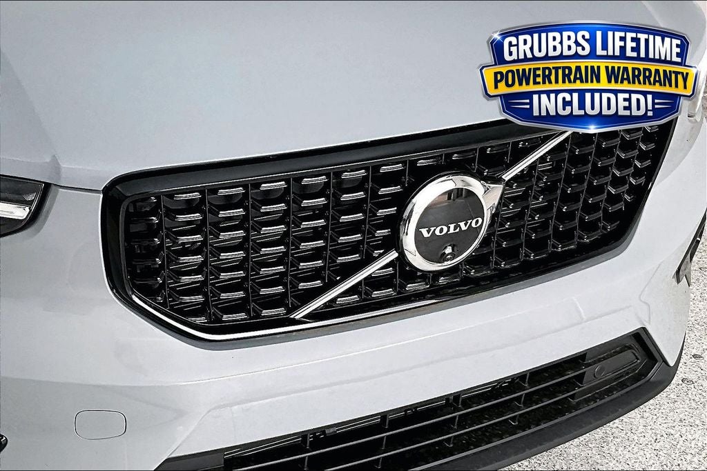 2026 Volvo XC40 B5 Plus