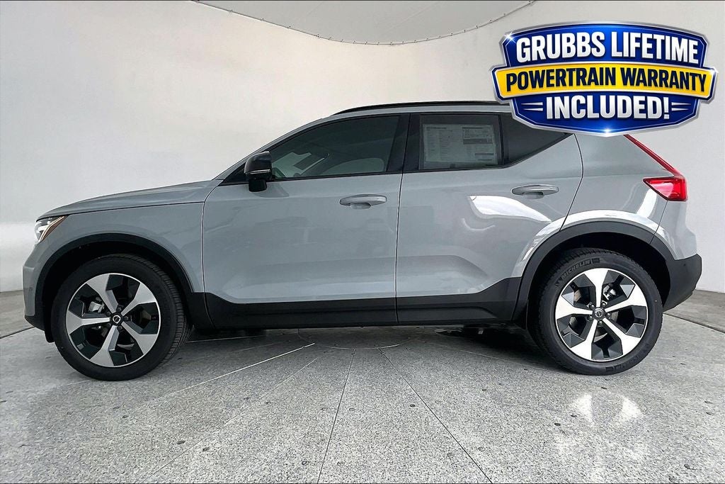 2026 Volvo XC40 B5 Plus
