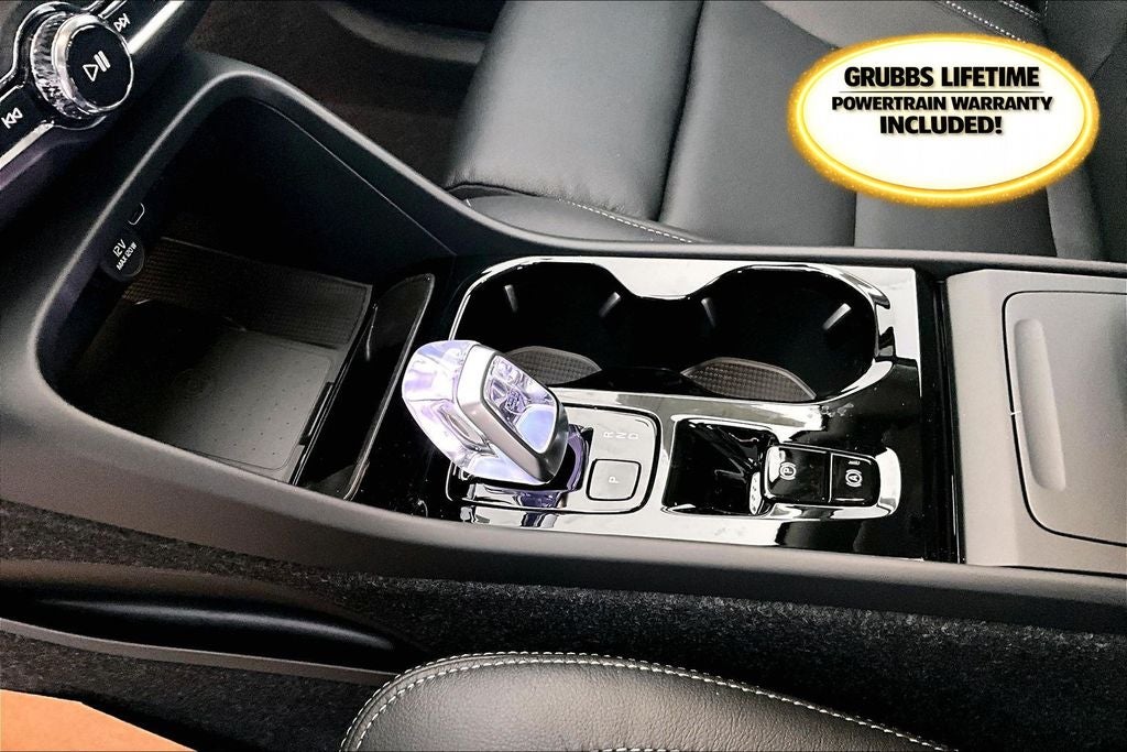 2026 Volvo XC40 B5 Plus