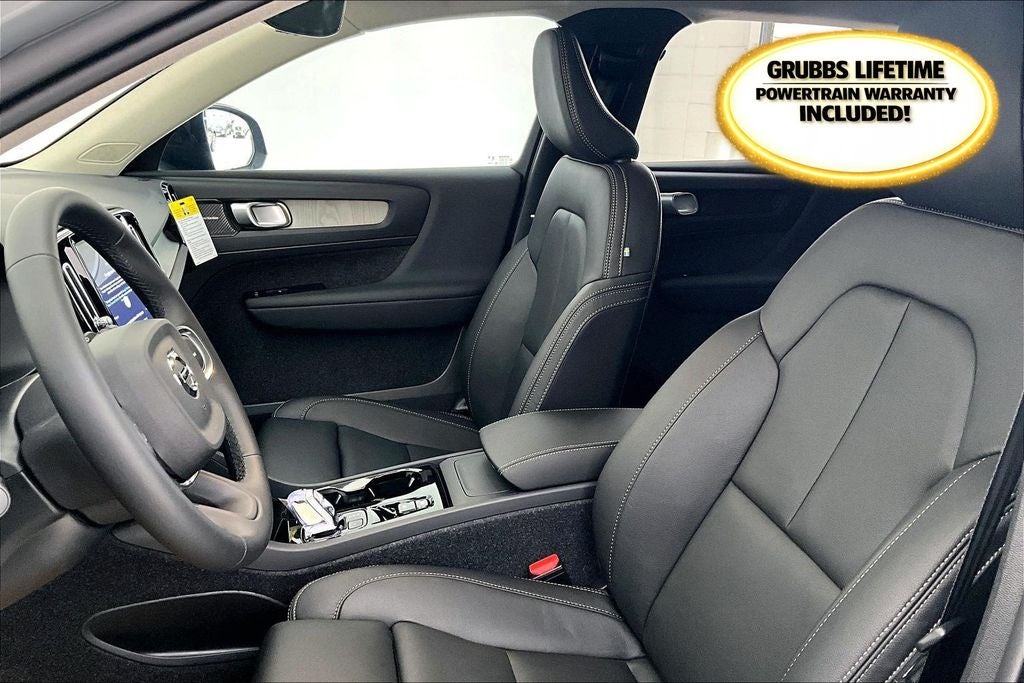 2026 Volvo XC40 B5 Plus