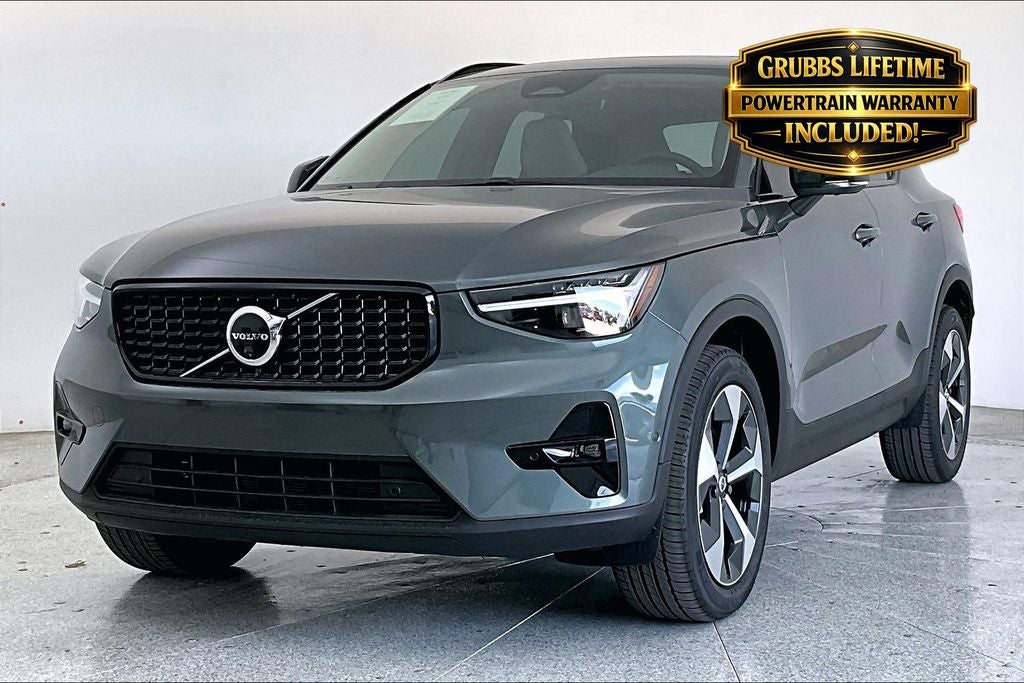 2026 Volvo XC40 B5 Plus