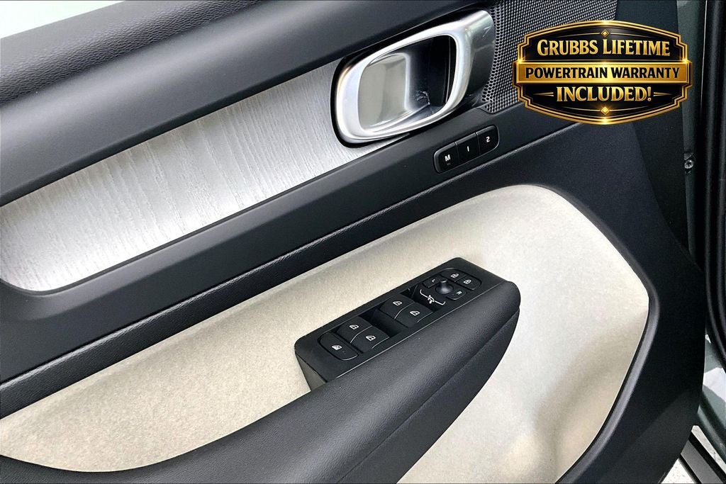 2026 Volvo XC40 B5 Plus