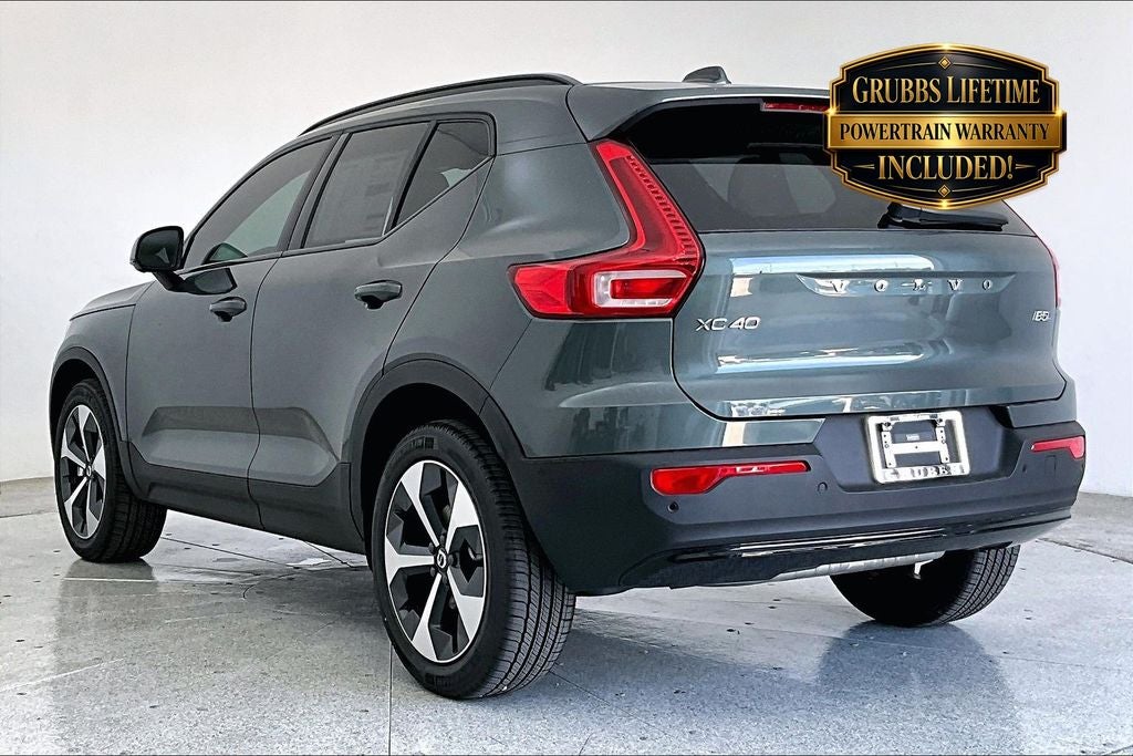 2026 Volvo XC40 B5 Plus