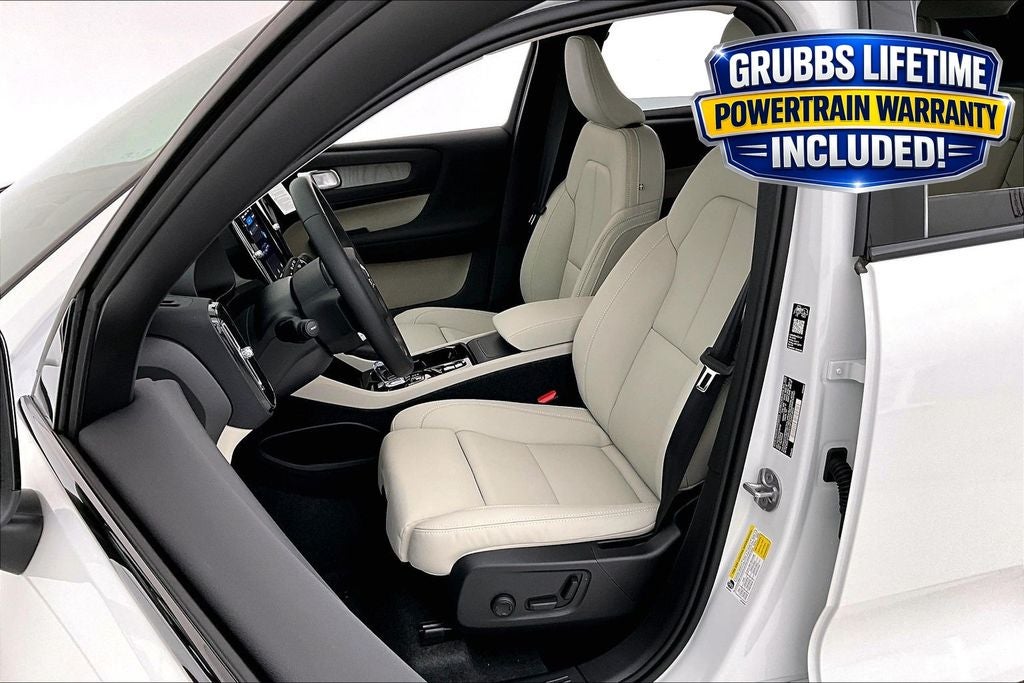 2026 Volvo XC40 B5 Plus