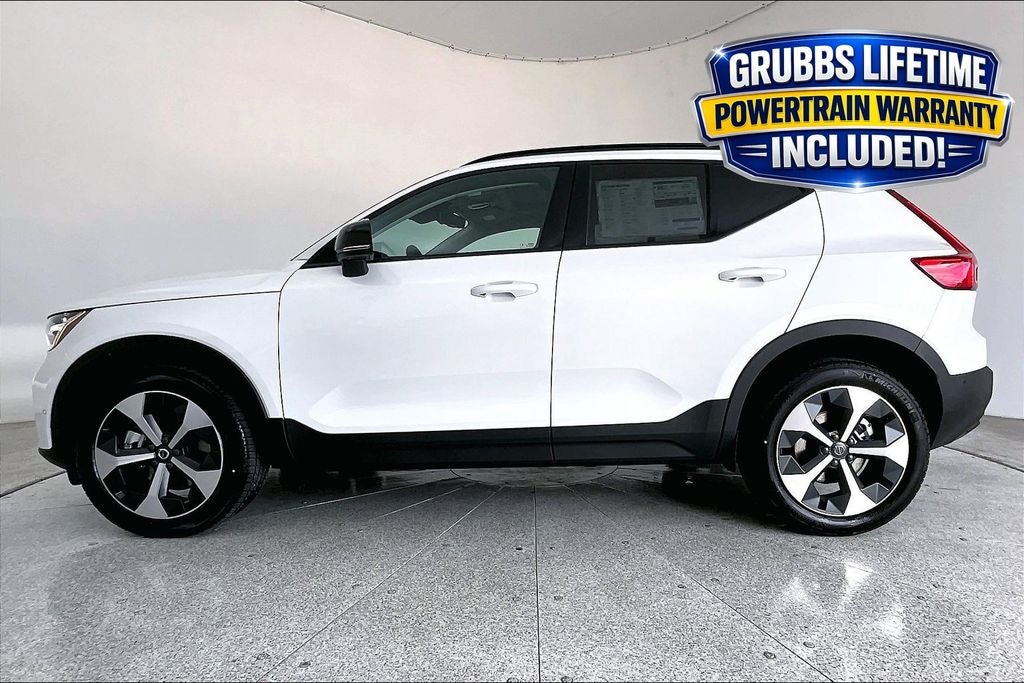 2026 Volvo XC40 B5 Plus
