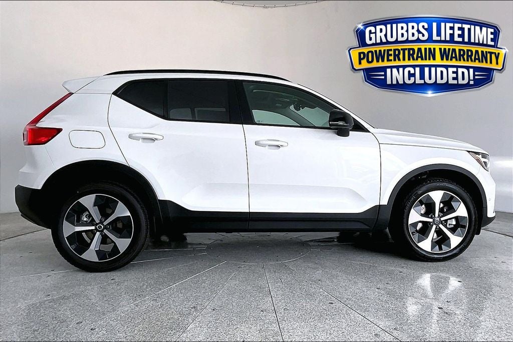 2026 Volvo XC40 B5 Plus