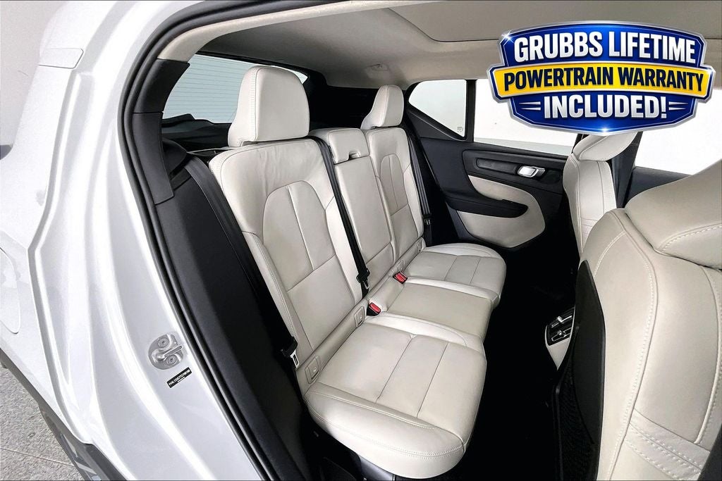 2026 Volvo XC40 B5 Plus