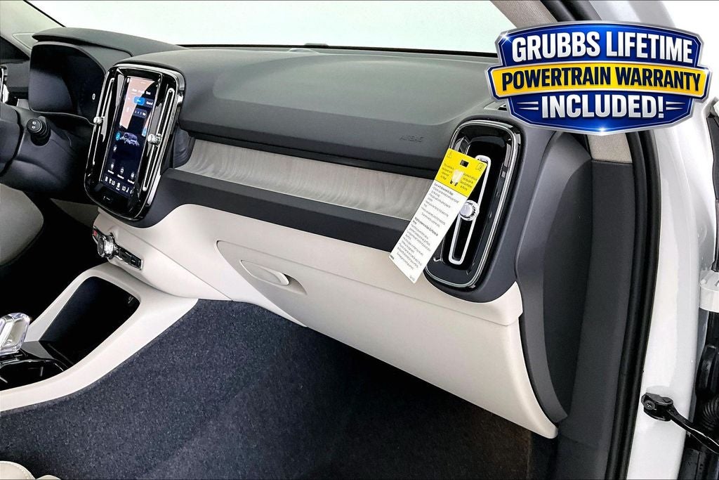 2026 Volvo XC40 B5 Plus