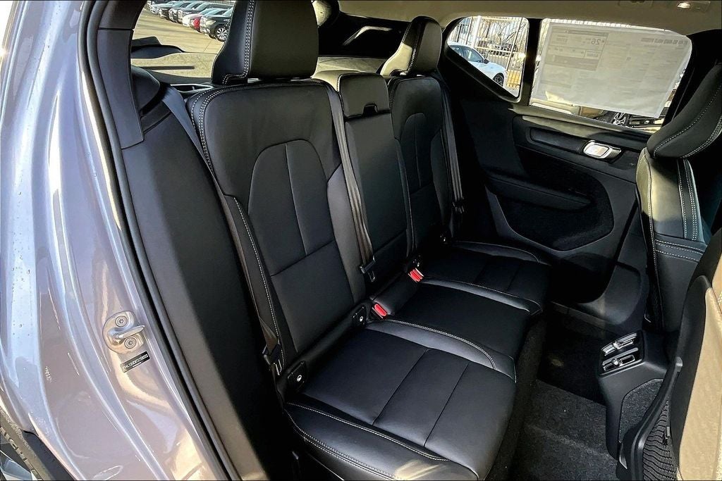 2026 Volvo XC40 B5 Plus