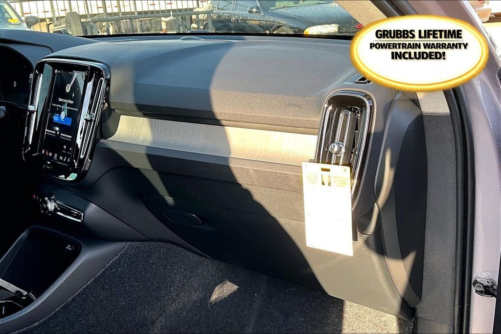 2026 Volvo XC40 B5 Plus