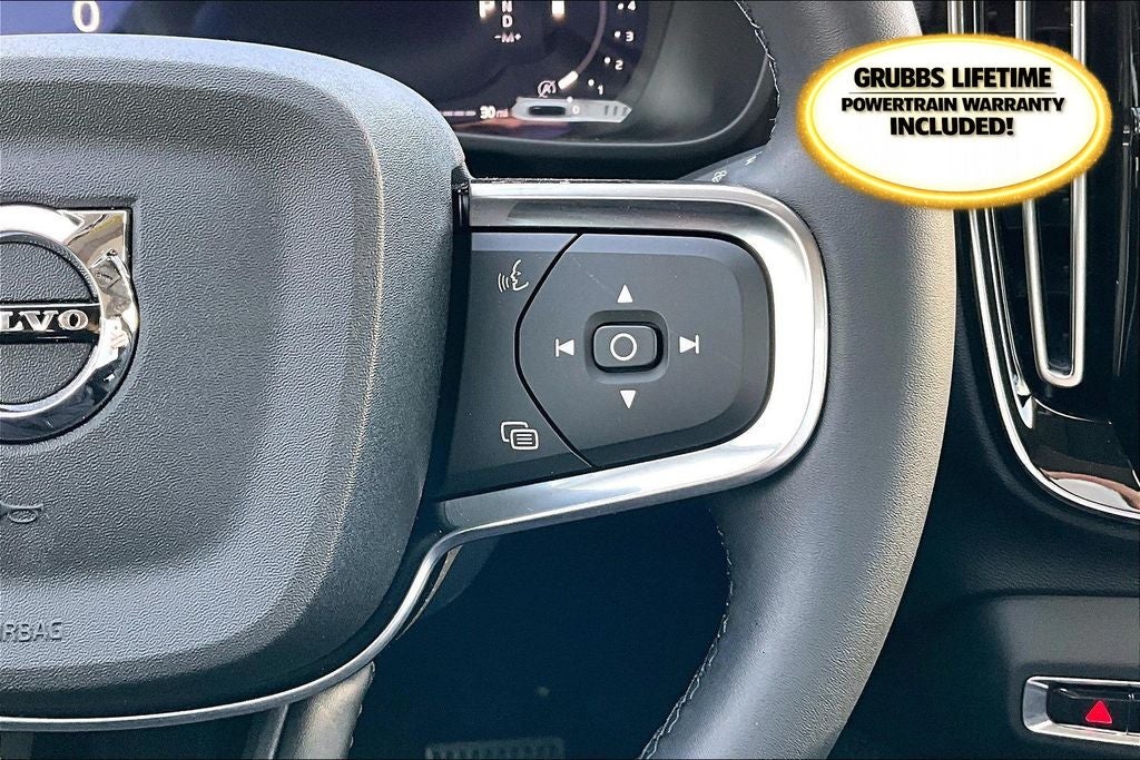 2026 Volvo XC40 B5 Plus