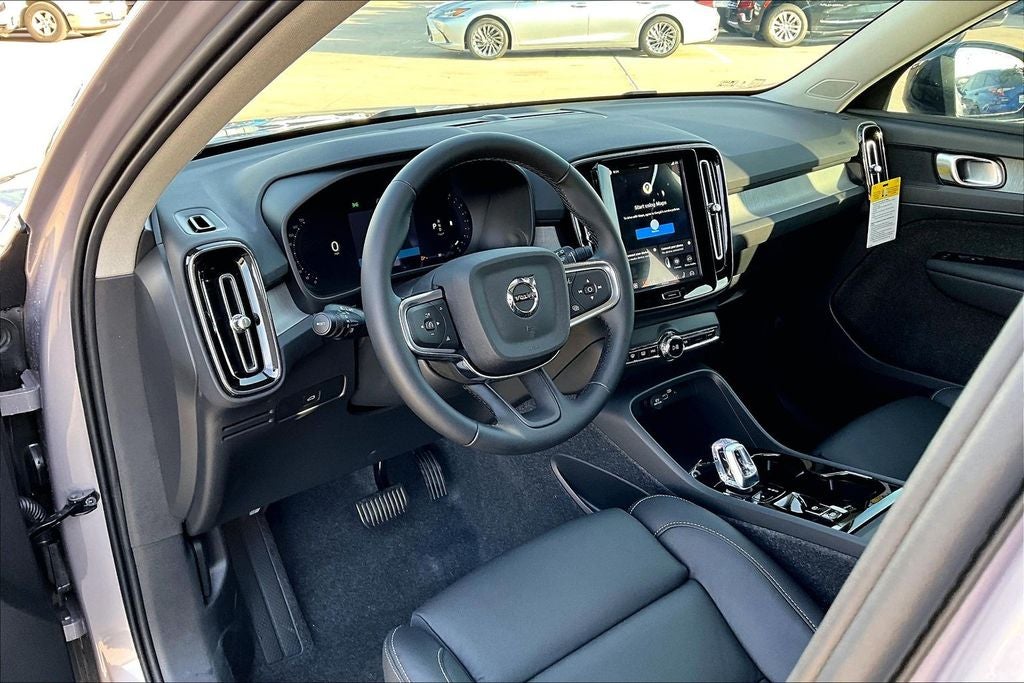 2026 Volvo XC40 B5 Plus