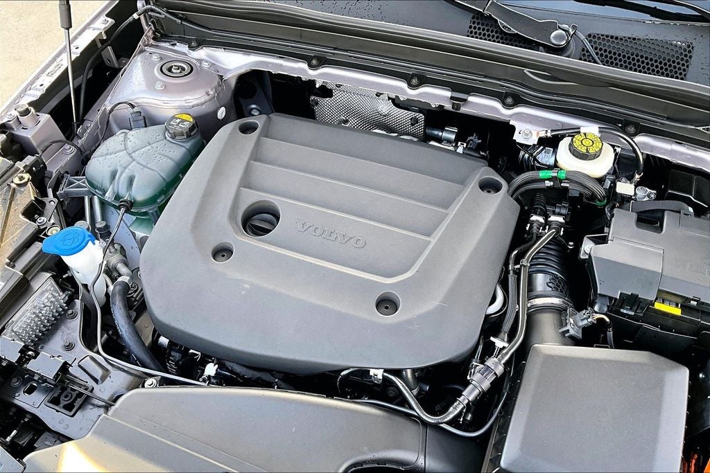 2026 Volvo XC40 B5 Plus