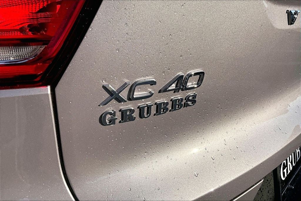 2026 Volvo XC40 B5 Plus