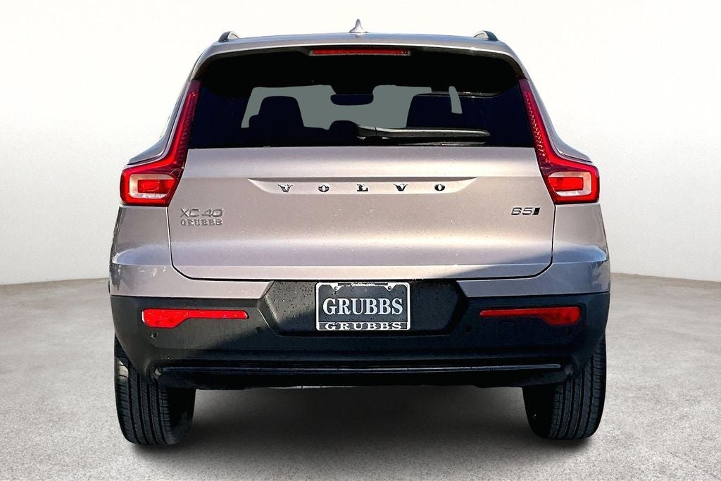 2026 Volvo XC40 B5 Plus