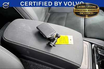 2025 Volvo XC40 B5 Plus Dark Theme