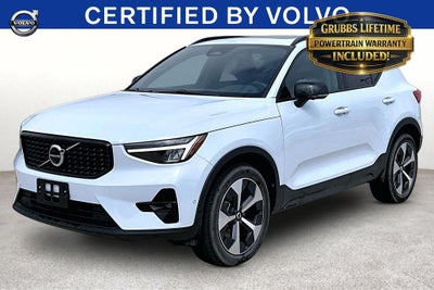 2025 Volvo XC40 B5 Plus Dark Theme