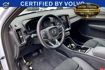 2025 Volvo XC40 B5 Plus Dark Theme