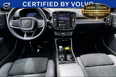 2025 Volvo XC40 B5 Plus Dark Theme
