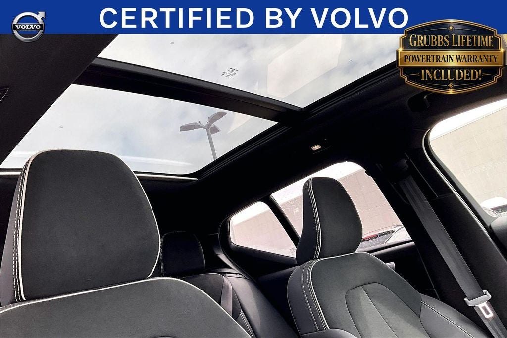2025 Volvo XC40 B5 Plus Dark Theme