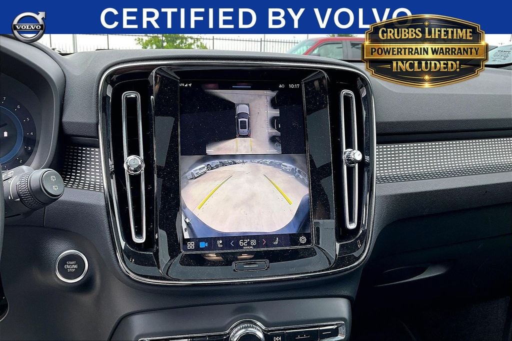 2025 Volvo XC40 B5 Plus Dark Theme