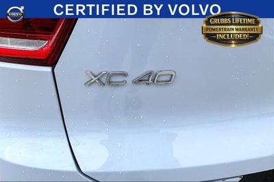 2025 Volvo XC40 B5 Plus Dark Theme