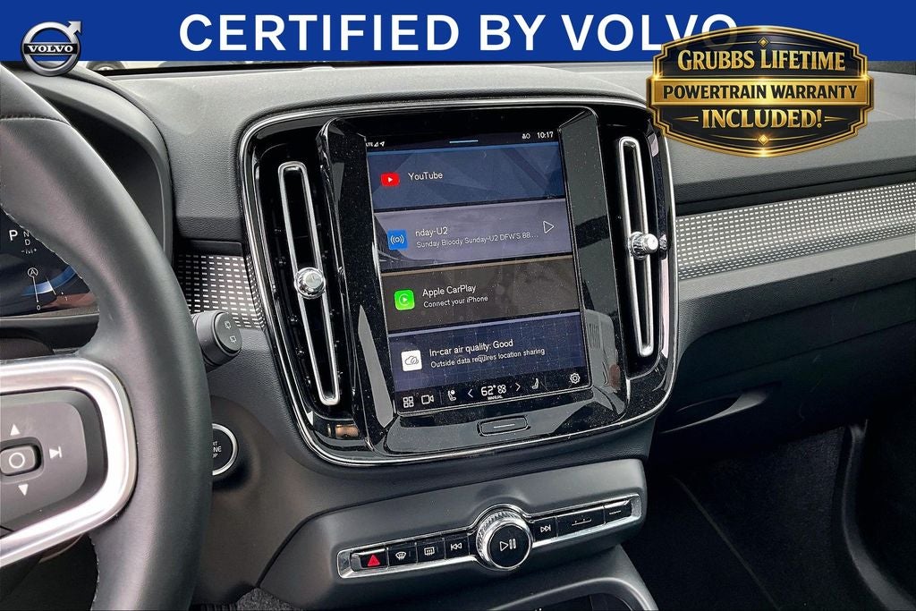 2025 Volvo XC40 B5 Plus Dark Theme