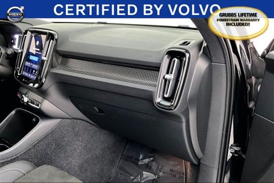 2025 Volvo XC40 B5 Plus Dark Theme