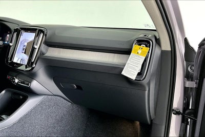 2026 Volvo XC40 B5 Plus
