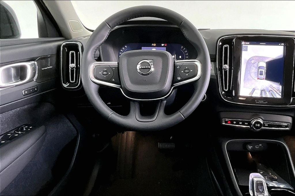 2026 Volvo XC40 B5 Plus