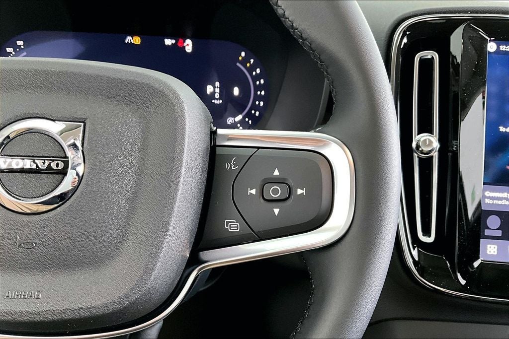 2026 Volvo XC40 B5 Plus