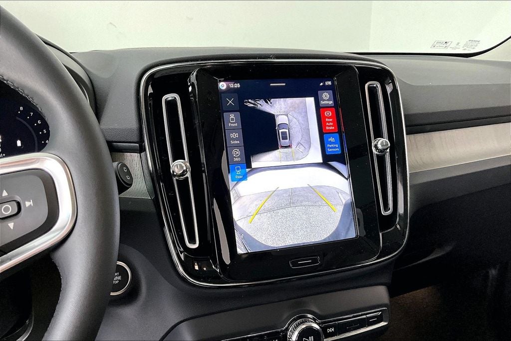 2026 Volvo XC40 B5 Plus