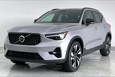 2026 Volvo XC40 B5 Plus