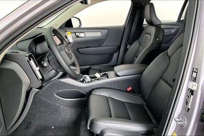 2026 Volvo XC40 B5 Plus