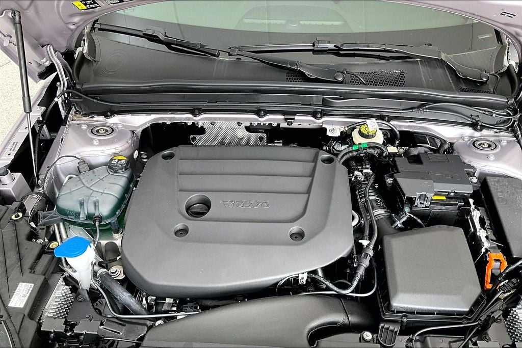 2026 Volvo XC40 B5 Plus