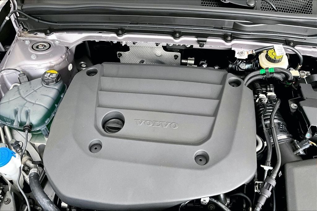 2026 Volvo XC40 B5 Plus