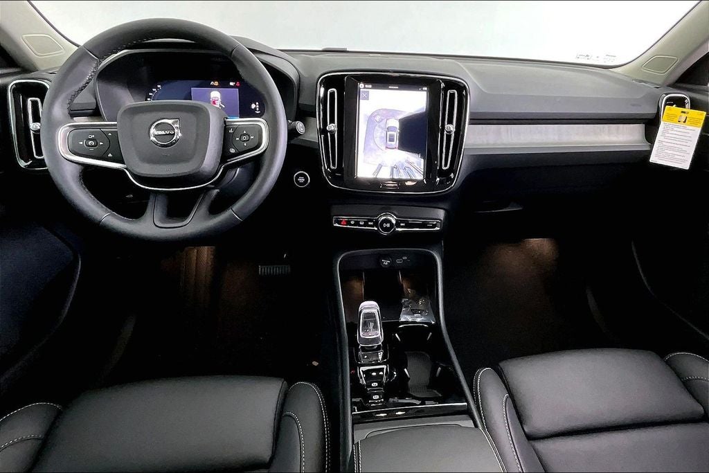 2026 Volvo XC40 B5 Plus