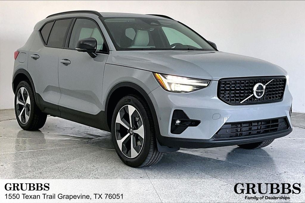 2026 Volvo XC40 B5 Plus