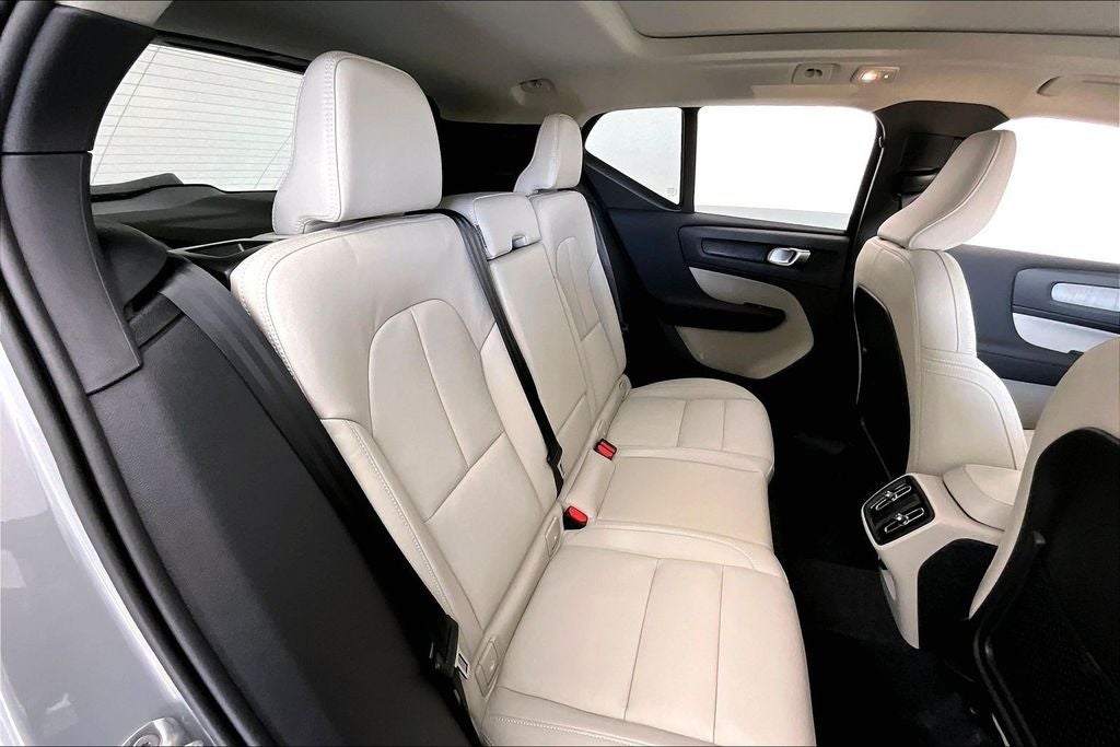 2026 Volvo XC40 B5 Plus