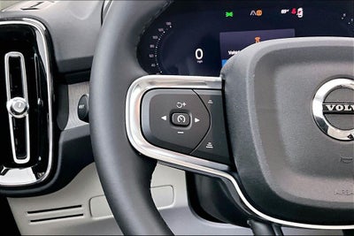2026 Volvo XC40 B5 Plus