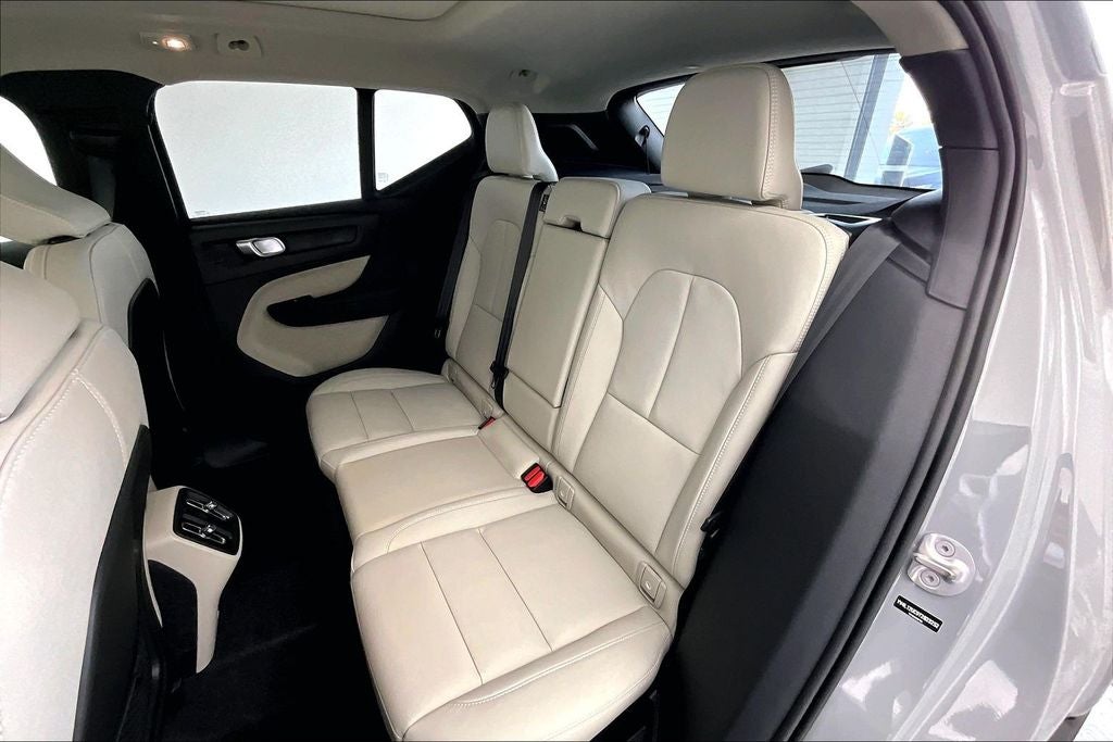 2026 Volvo XC40 B5 Plus