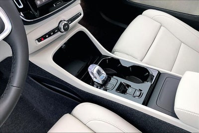 2026 Volvo XC40 B5 Plus