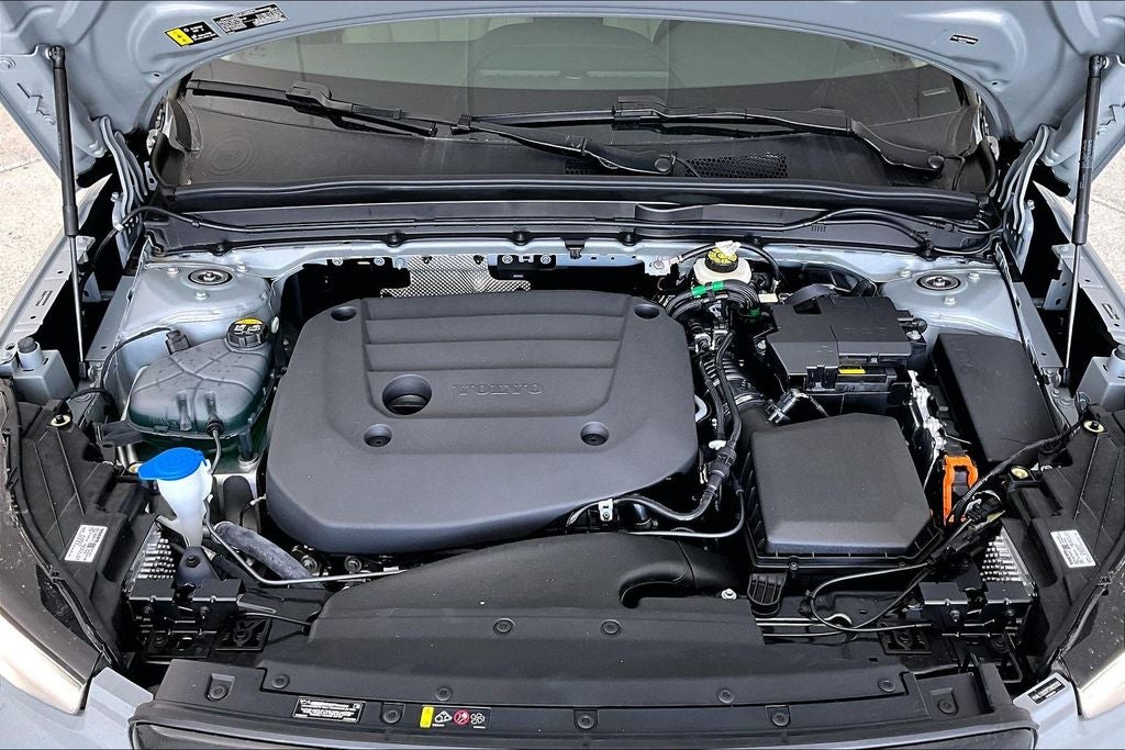 2026 Volvo XC40 B5 Plus