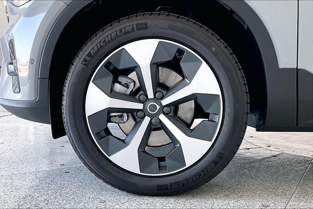 2026 Volvo XC40 B5 Plus
